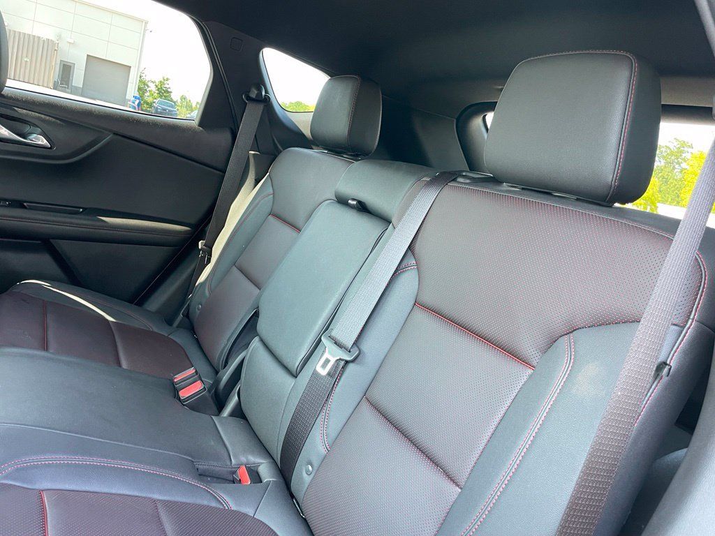 Used 2025 Chevrolet Blazer RS FWD image 41