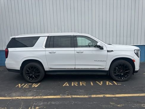 Used 2022 GMC Yukon XL SLT w/ SLT Luxury Package AWD/4WD image 2