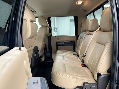 Used 2011 Ford F350 Lariat w/ Lariat Interior Pkg image 17