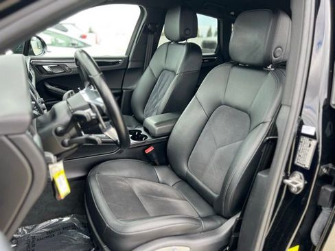 Used 2018 Porsche Macan AWD/4WD image 12