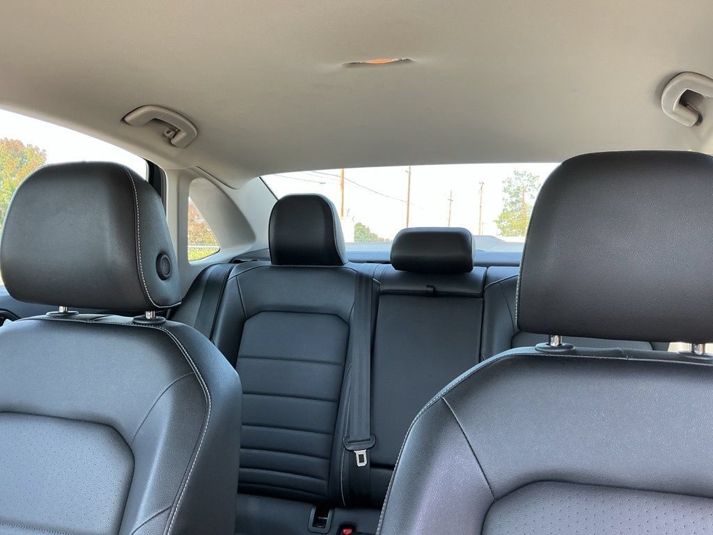 Used 2024 Volkswagen Jetta SE FWD image 13