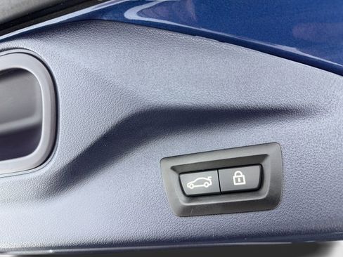 Used 2022 BMW X7 xDrive40i w/ M Sport Package image 19