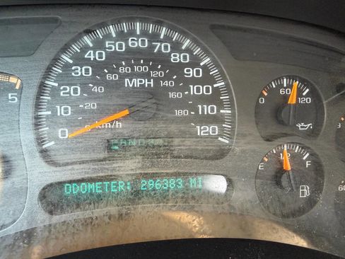 Used 2003 Chevrolet Silverado 2500 LS RWD image 8
