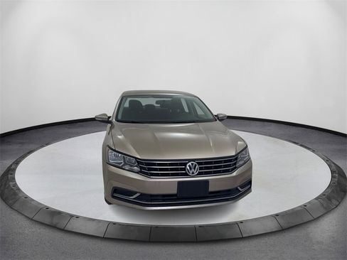 Used 2016 Volkswagen Passat 1.8T S image 2
