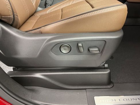 New 2026 Chevrolet Suburban High Country image 10