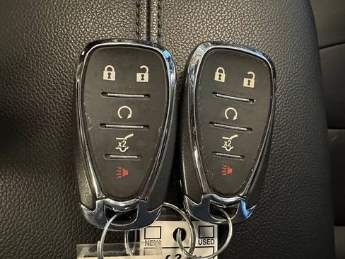 Used 2018 Chevrolet Equinox Premier AWD/4WD image 17