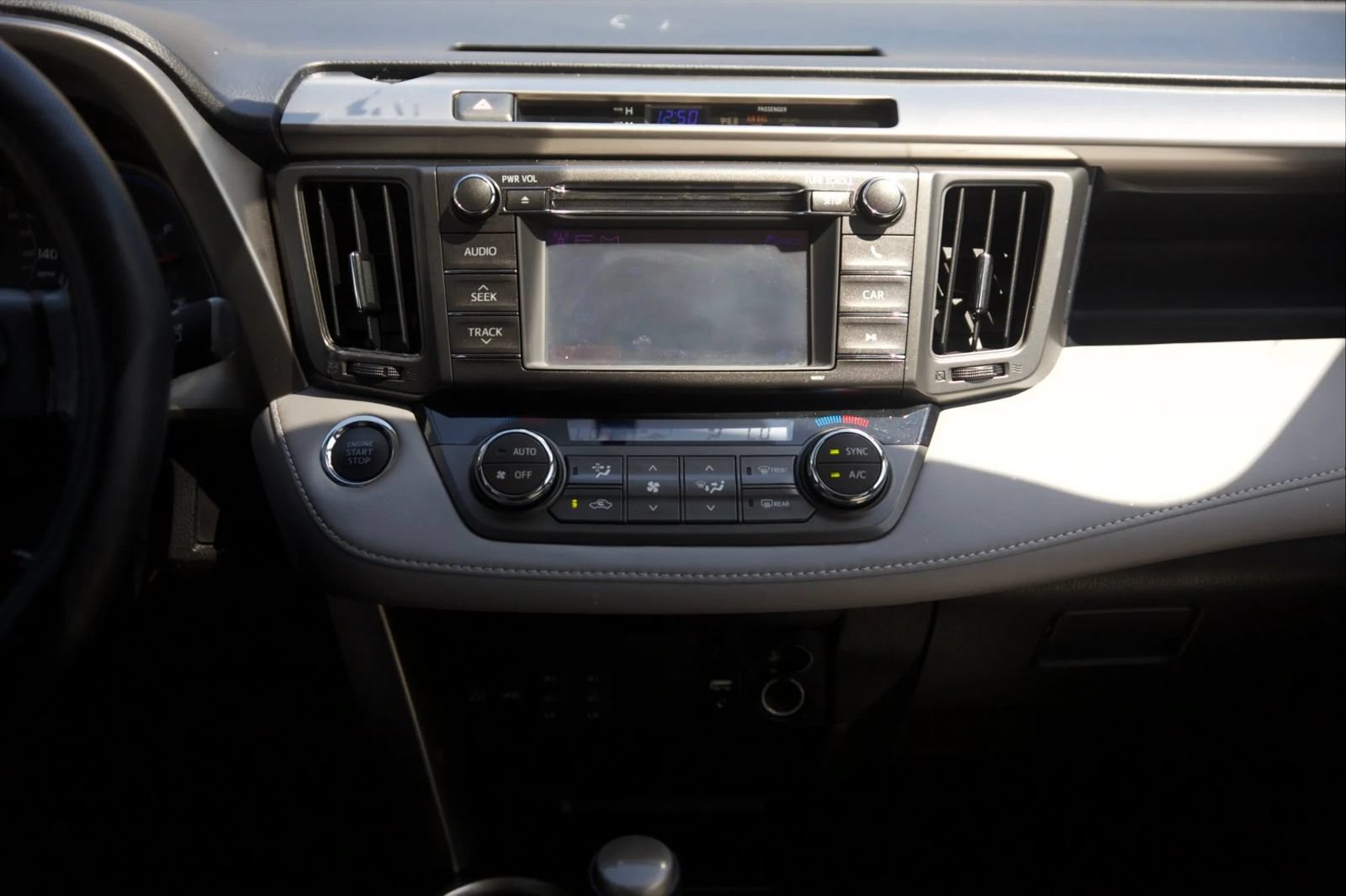 Used 2013 Toyota RAV4 Limited FWD image 19