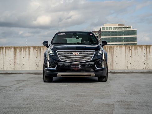 Used 2017 Cadillac XT5 Platinum AWD/4WD image 2