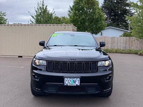 Used 2019 Jeep Grand Cherokee Altitude AWD/4WD image 2