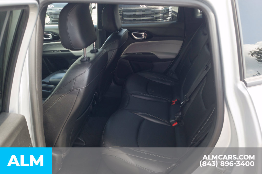 Used 2025 Jeep Compass Limited AWD/4WD image 16