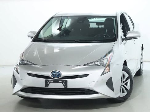 Certified 2018 Toyota Prius Two image 2