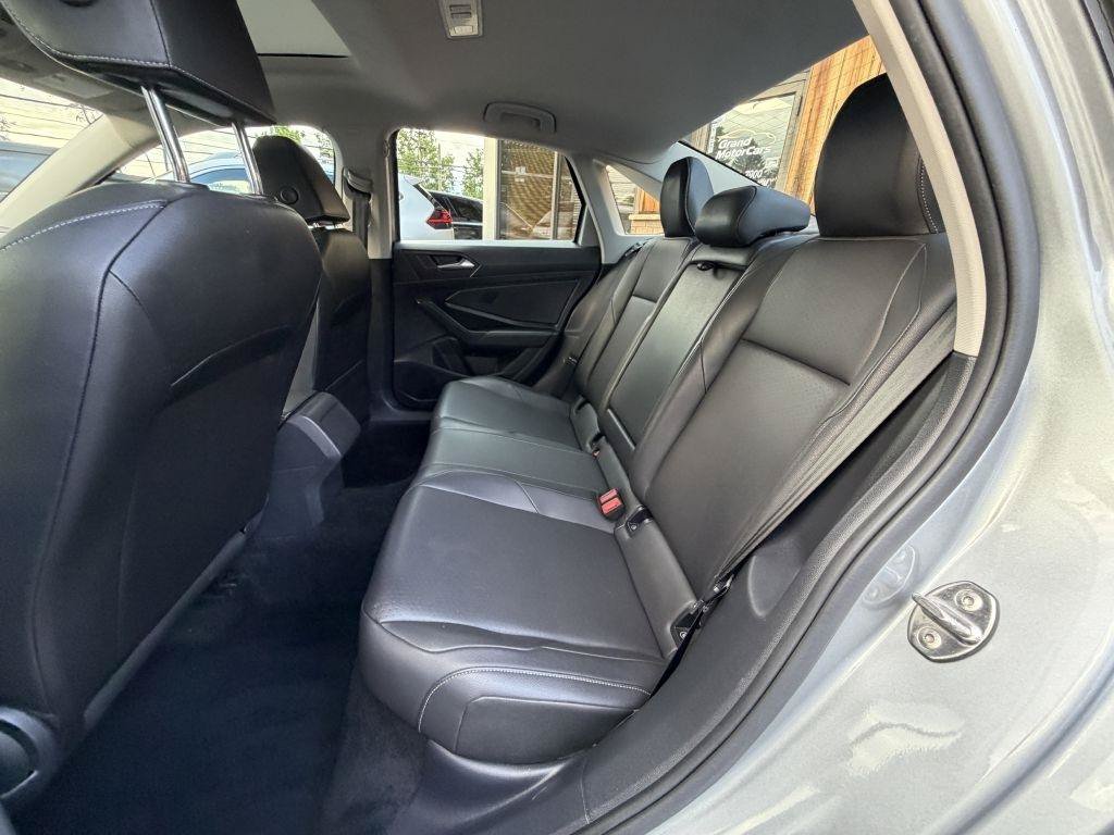 Used 2019 Volkswagen Jetta SE FWD image 16