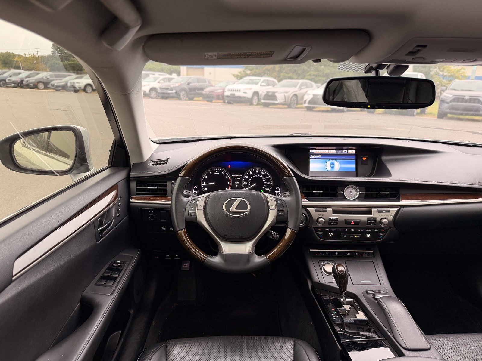 Used 2014 Lexus ES 350 w/ Luxury Package FWD image 32