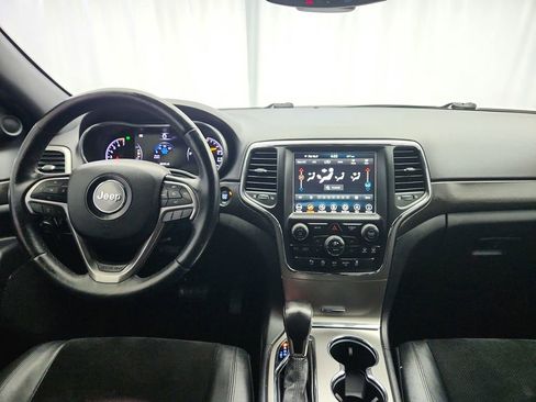 Used 2018 Jeep Grand Cherokee Altitude image 15