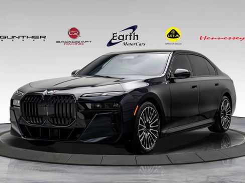 Used 2025 BMW i7 xDrive60 AWD/4WD image 1