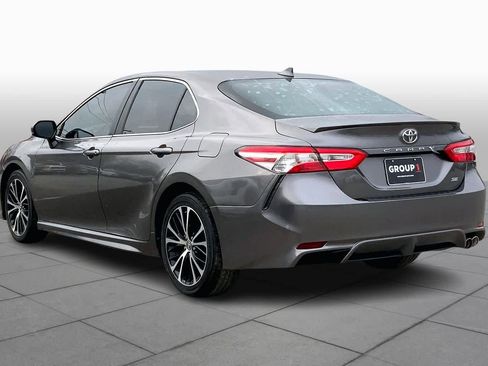 Used 2020 Toyota Camry SE image 12