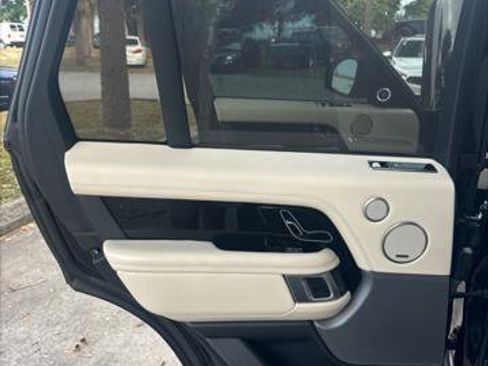 Used 2020 Land Rover Range Rover HSE image 13