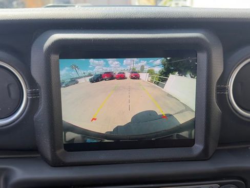 Used 2023 Jeep Wrangler Unlimited Sahara image 10