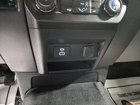 Used 2022 Ford F250 XL w/ Power Equipment Group image 21