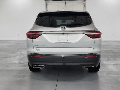 Used 2020 Buick Enclave Essence image 8