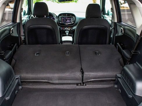 Used 2023 Kia Soul LX w/ LX Technology Package image 43