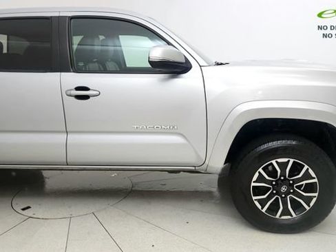 Used 2022 Toyota Tacoma TRD Sport w/ Technology Package AWD/4WD image 15