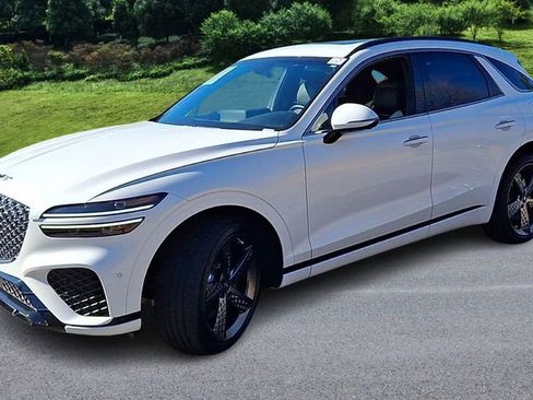 Certified 2025 Genesis GV70 3.5T Sport w/ Sport Advanced Package image 4