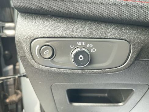 Used 2025 Chevrolet TrailBlazer RS FWD image 17