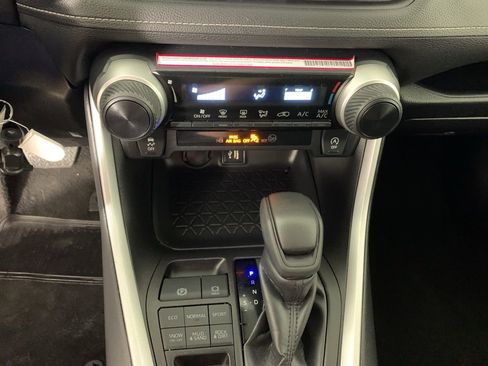 Used 2024 Toyota RAV4 LE image 24