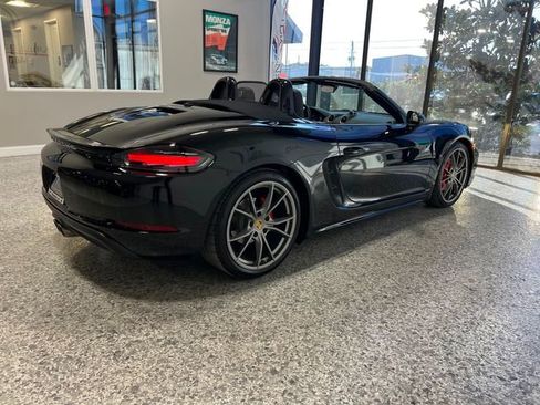 Used 2019 Porsche 718 Boxster S image 9