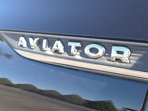 New 2026 Lincoln Aviator Premiere image 9