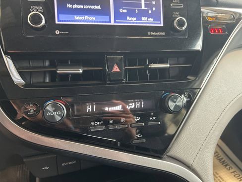 Used 2024 Toyota Camry LE image 25