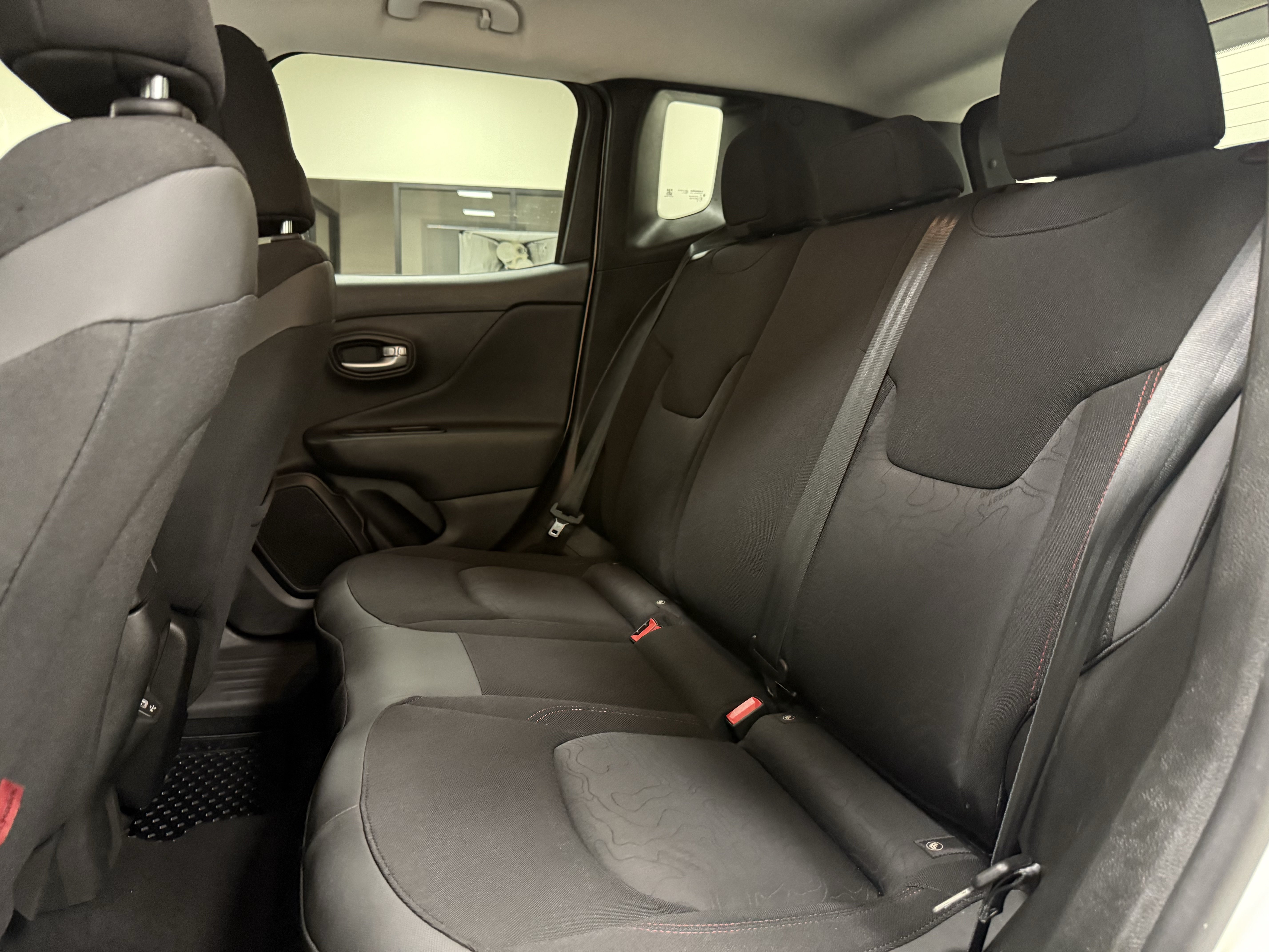 Used 2023 Jeep Renegade Trailhawk AWD/4WD image 15