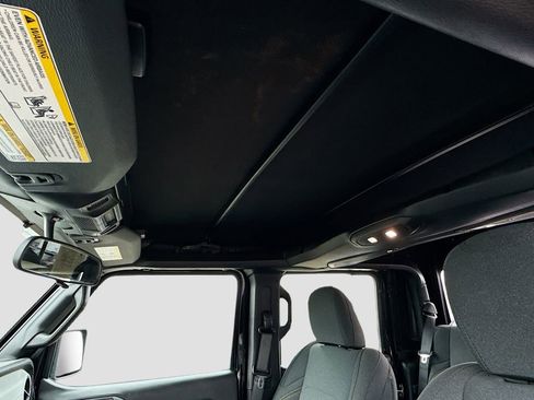 Used 2024 Jeep Gladiator Sport image 26