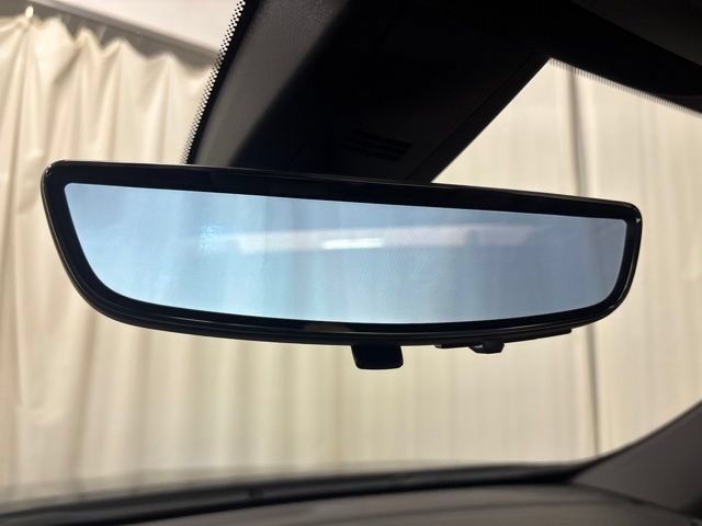 Used 2022 Chevrolet Traverse Premier AWD/4WD image 38