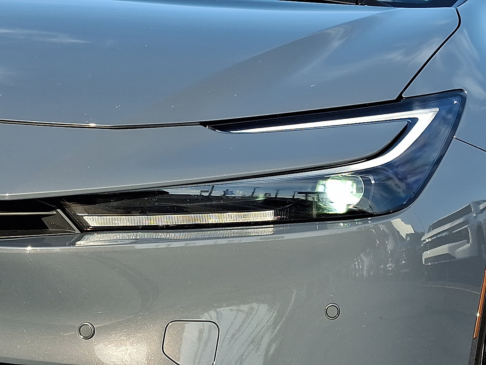 Used 2025 Toyota Prius LE FWD image 10