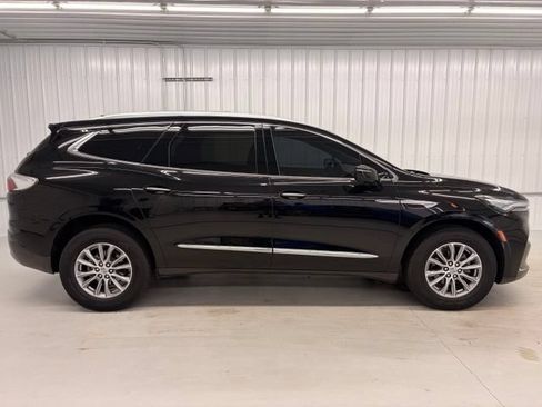 Used 2023 Buick Enclave Essence AWD/4WD image 7