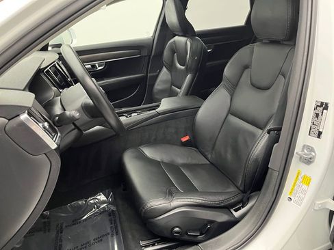 Used 2020 Volvo V90 T6 Cross Country image 10