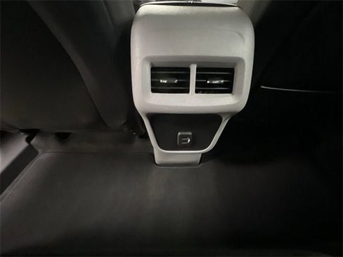 Used 2024 GMC Terrain SLE image 20