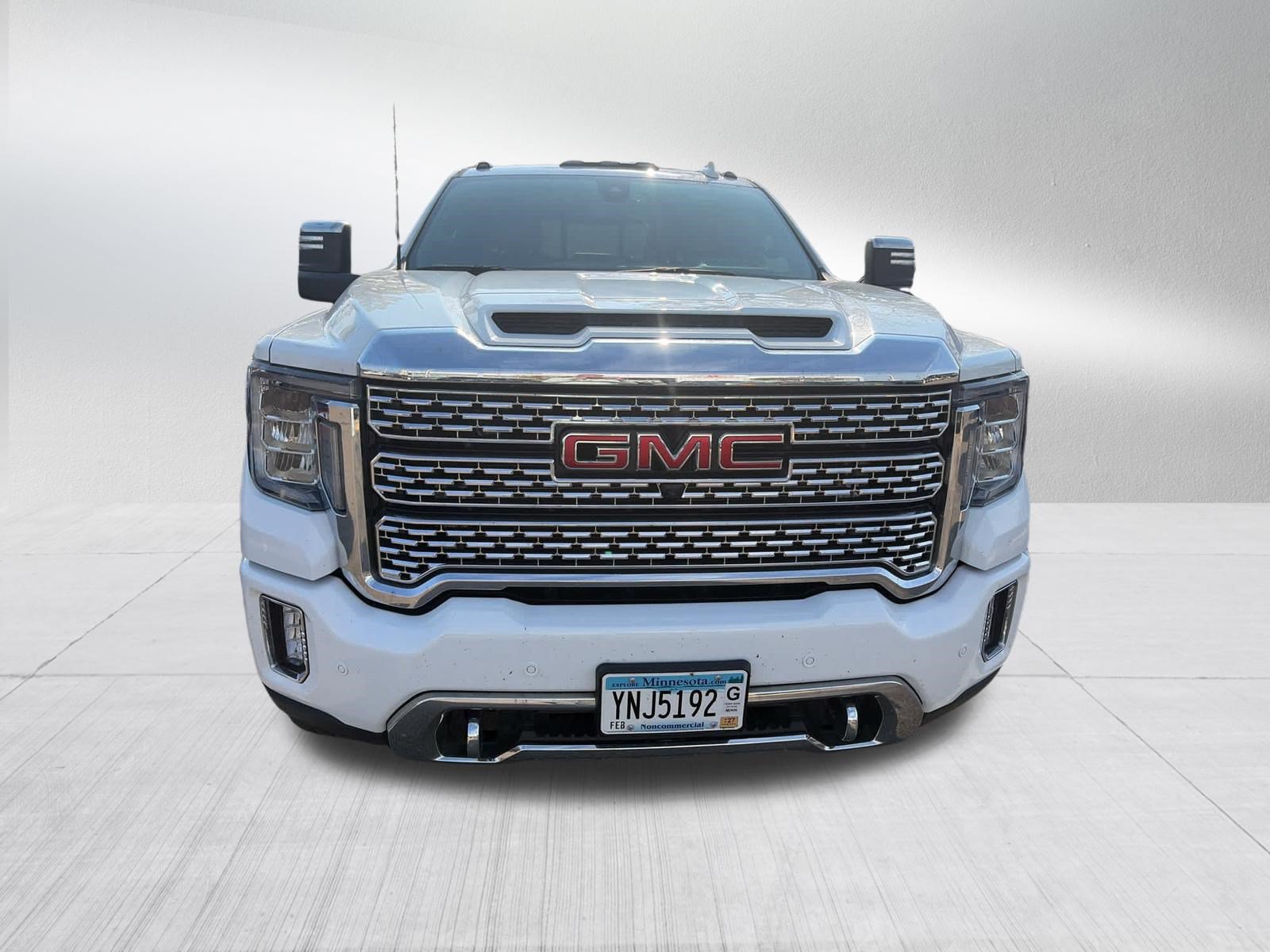 Used 2023 GMC Sierra 3500 Denali w/ Denali Ultimate Package AWD/4WD image 2
