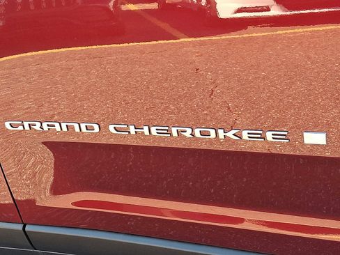 New 2025 Jeep Grand Cherokee Limited image 21