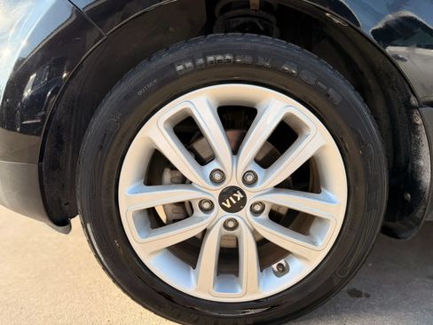 Used 2018 Kia Soul + FWD image 18