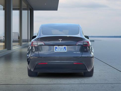 Used 2024 Tesla Model Y Long Range AWD/4WD image 5