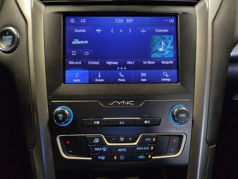Used 2020 Ford Fusion SE FWD image 25