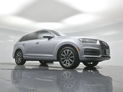 Used 2017 Audi Q7 3.0T Premium Plus w/ Premium Plus Package AWD/4WD image 4