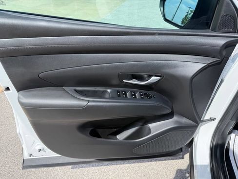 Certified 2025 Hyundai Santa Cruz SEL FWD image 11