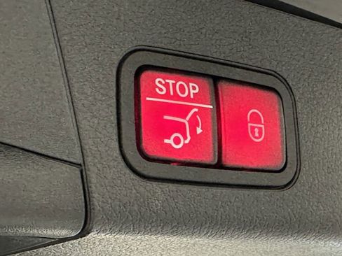 Certified 2024 Mercedes-Benz GLB 250 image 23