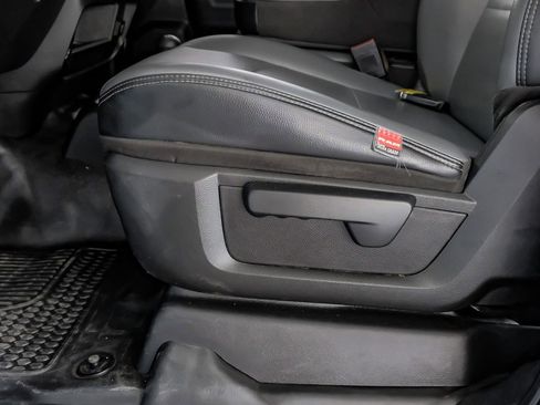 Used 2022 RAM 2500 Tradesman w/ Chrome Appearance Group image 29