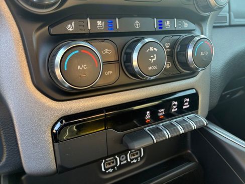 Used 2022 RAM 1500 Laramie AWD/4WD image 38