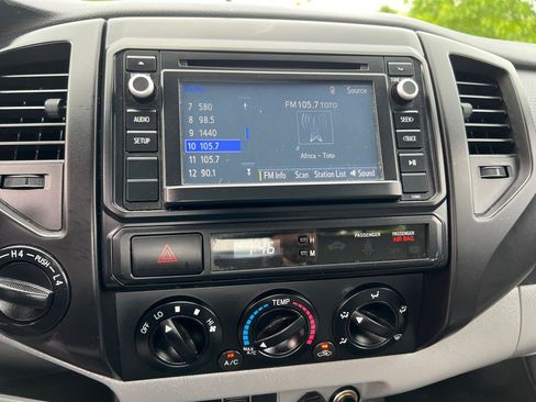 Used 2014 Toyota Tacoma 4x4 Regular Cab image 15